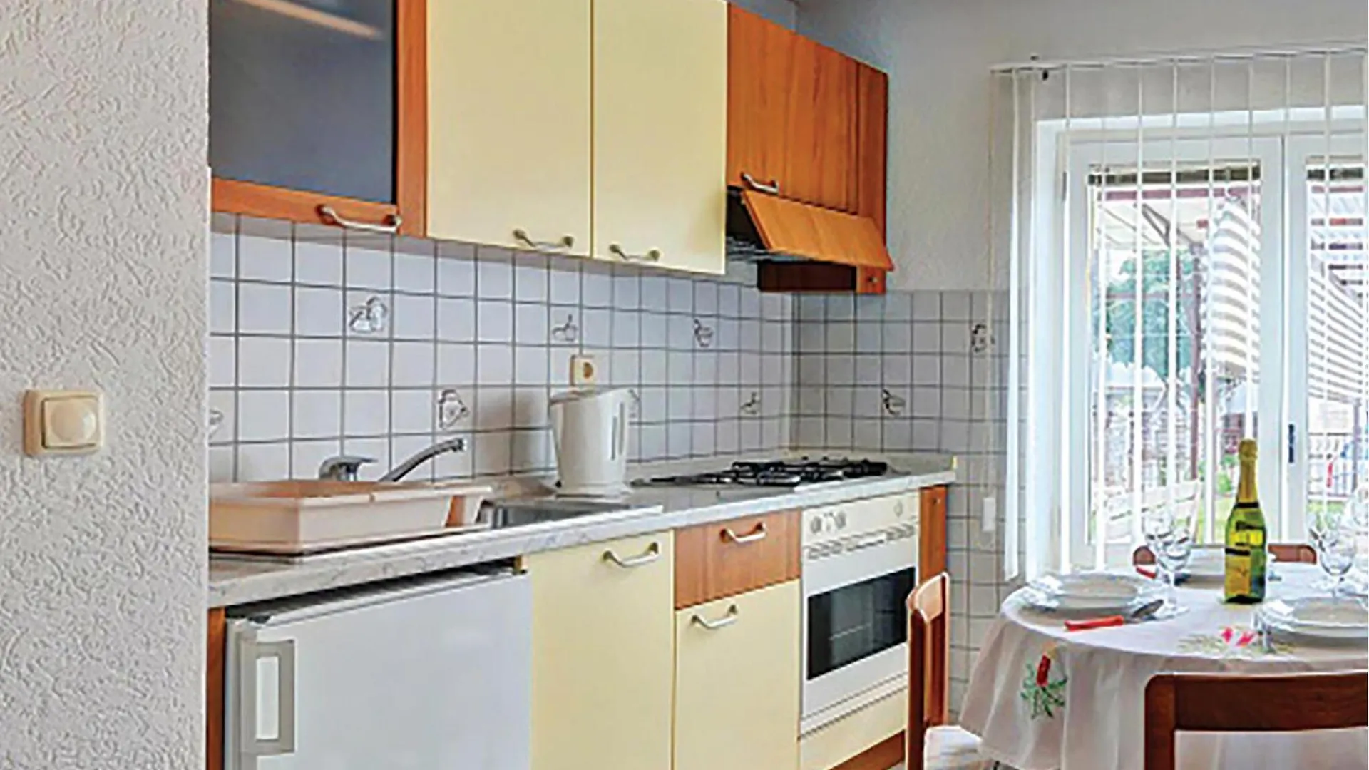 Beautiful Apartment In Pula With Kitchen