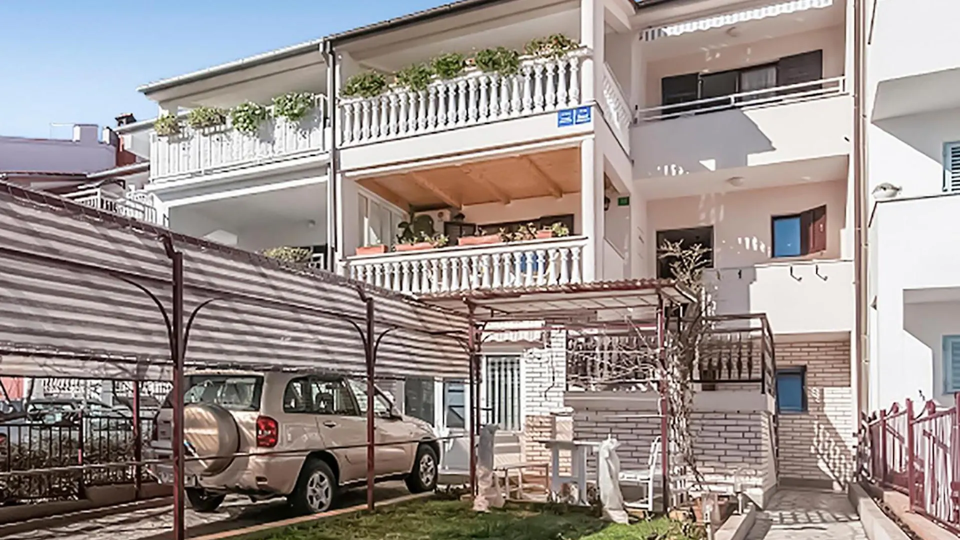 Beautiful Apartment In Pula With Kitchen