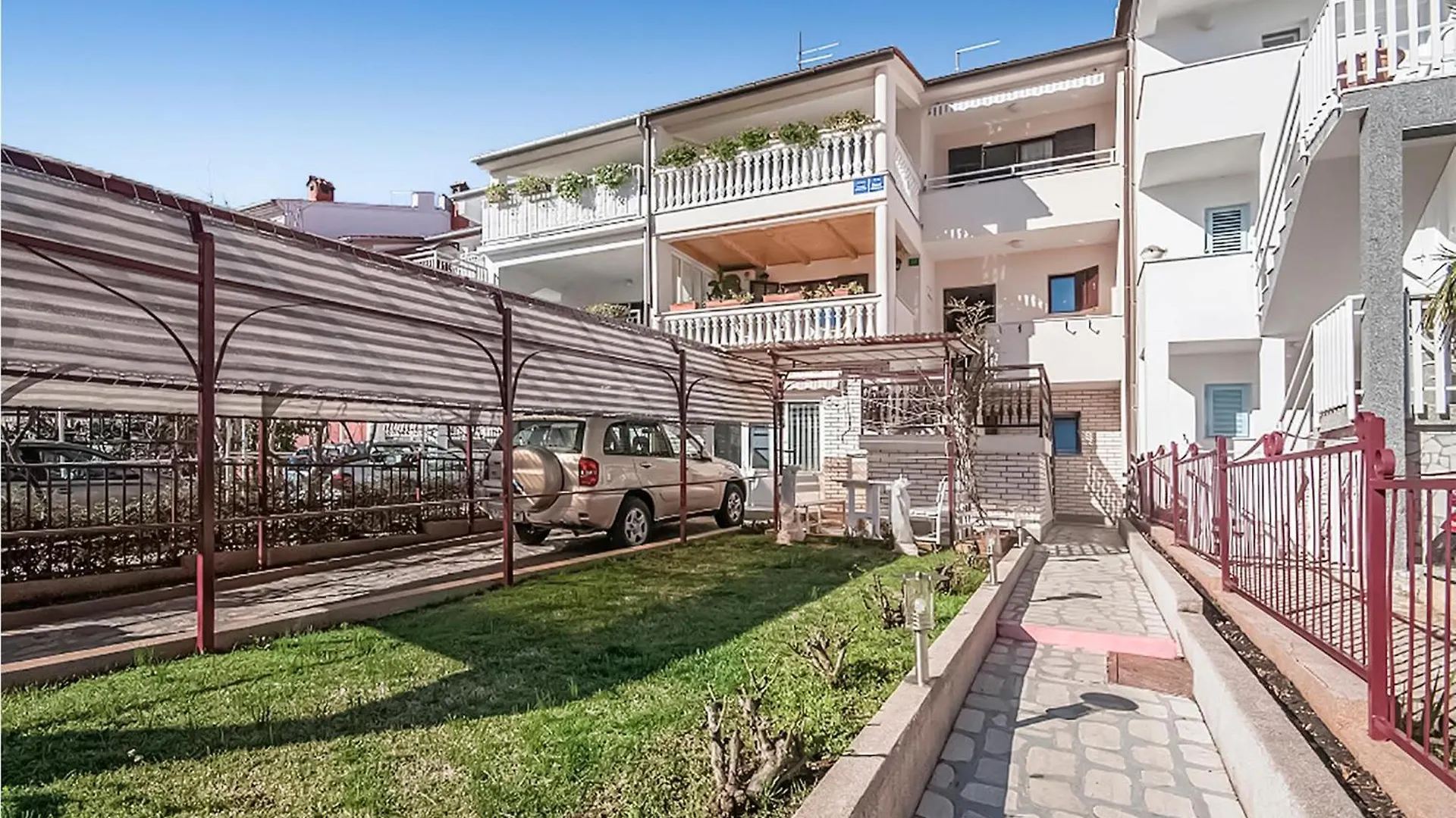 Beautiful Apartment In Pula With Kitchen 0*,